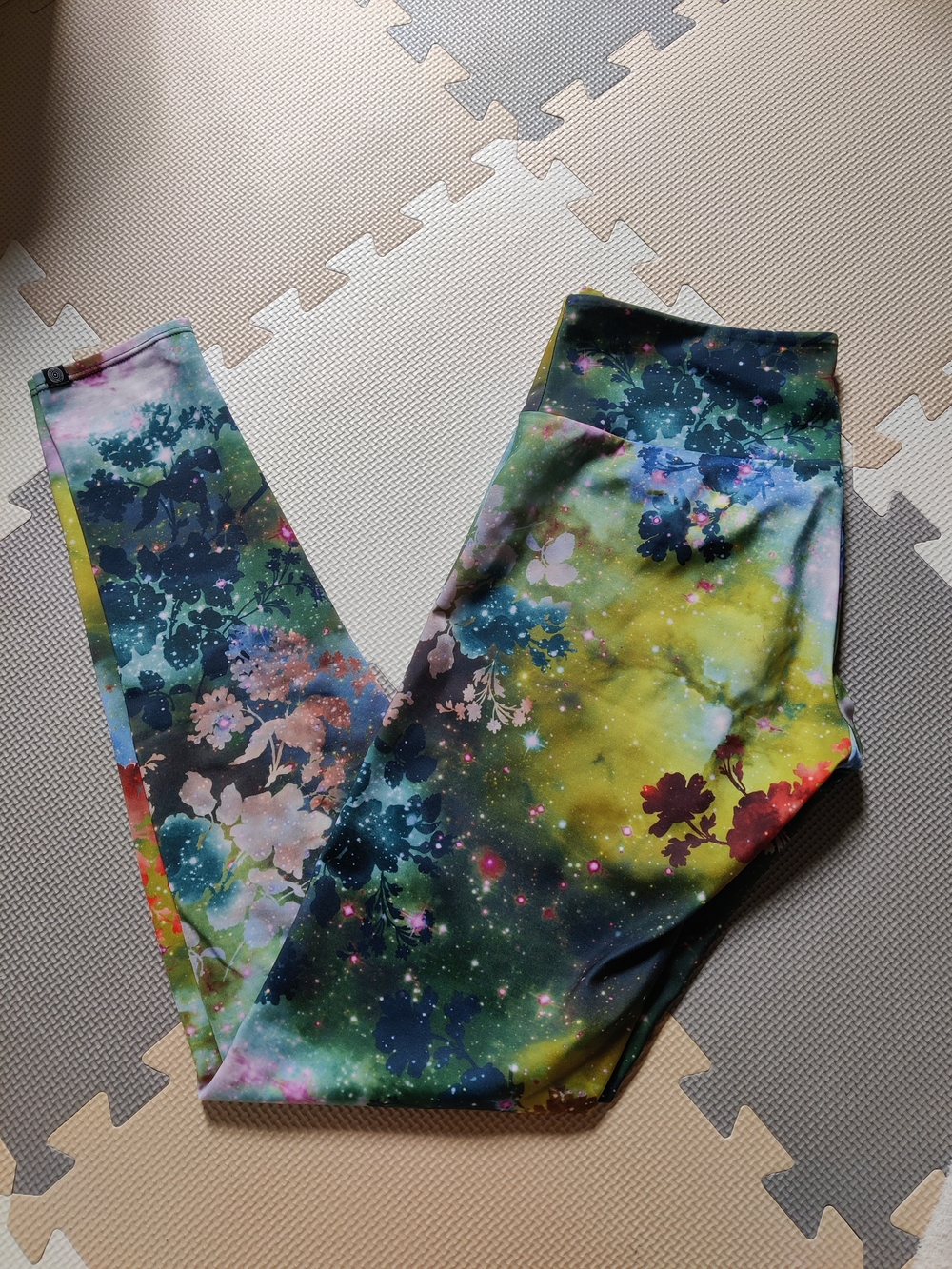 Onzie Forest Galaxy Leggings - Green, Yellow, Blue